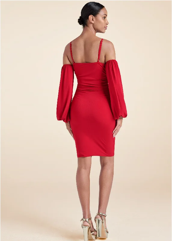 Cold-shoulder ruched dress - Red