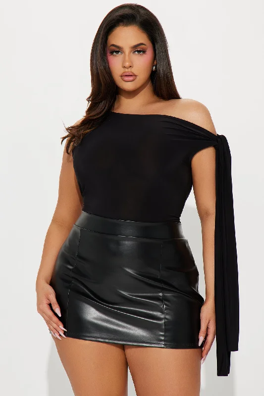 Sofia Off Shoulder Bodysuit - Black