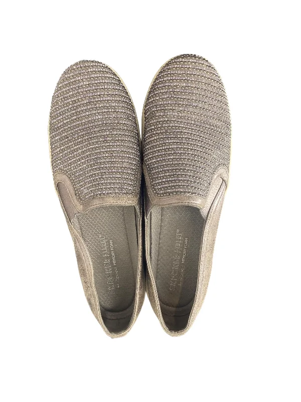 Shoes Flats By Skechers In Grey, Size: 9